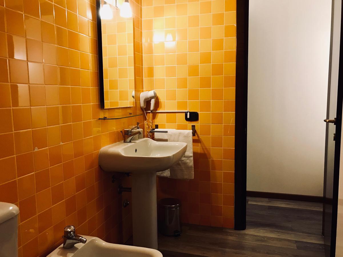 Alla Galleria B&B เวโรนา ภายนอก รูปภาพ